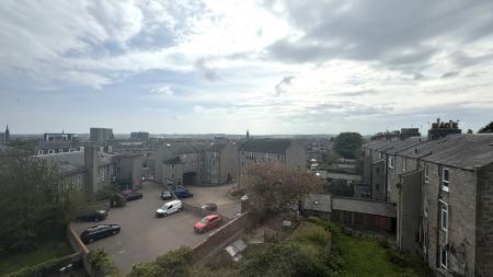 1 bedroom Flat to let in Rosemount Place, Rosemount, Aberdeen, AB25