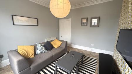 1 bedroom Flat to let in Rosemount Place, Rosemount, Aberdeen, AB25