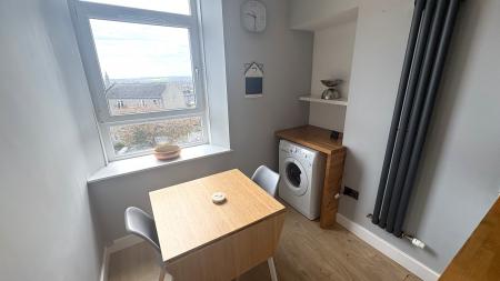 1 bedroom Flat to let in Rosemount Place, Rosemount, Aberdeen, AB25