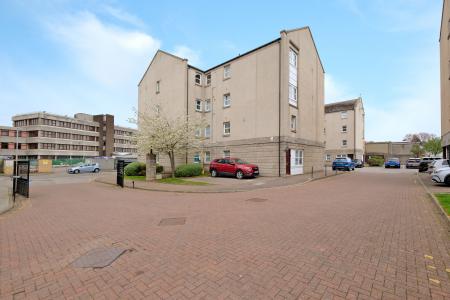 2 bedroom Flat for sale in Charles Street, Aberdeen, AB25