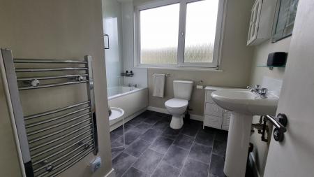 1 bedroom Flat to let in Station Road, Banchory, AB31