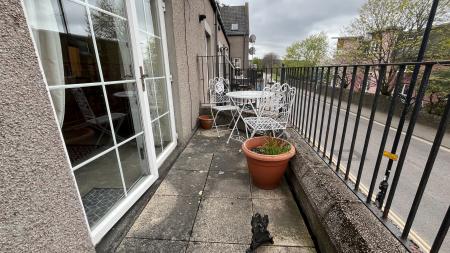 2 bedroom Flat to let in High Street, Banchory, AB31