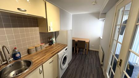 2 bedroom Flat to let in Hardgate, Aberdeen, AB11