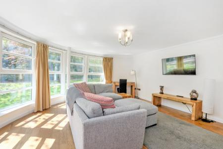2 bedroom Flat for sale in Great Western Road, The City Centre, Aberdeen, AB10