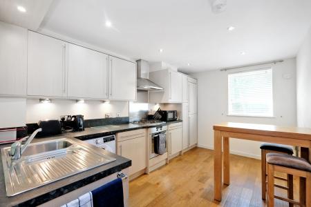 2 bedroom Flat for sale in Great Western Road, The City Centre, Aberdeen, AB10