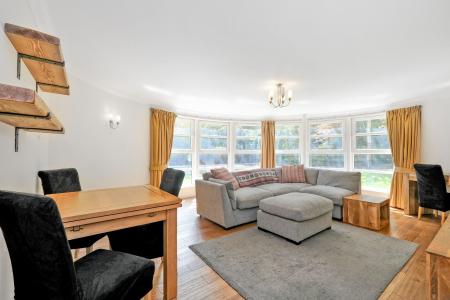 2 bedroom Flat for sale in Great Western Road, The City Centre, Aberdeen, AB10