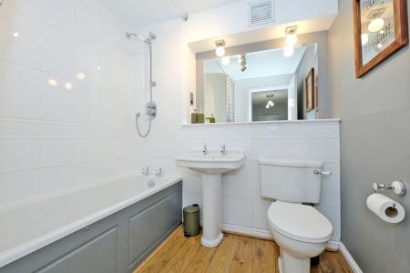 2 bedroom Flat for sale in Morningfield Mews, The West End, Aberdeen, AB15