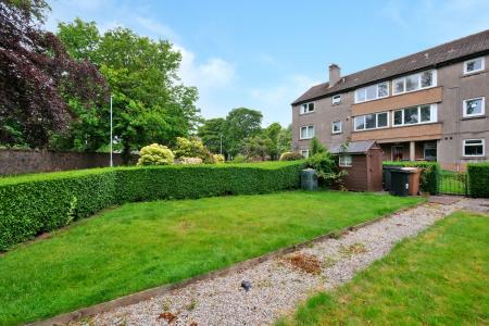 2 bedroom Flat for sale in Carnie Drive, Ashgrove, Aberdeen, AB25