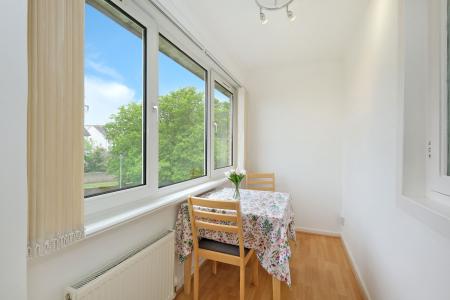 2 bedroom Flat for sale in Carnie Drive, Ashgrove, Aberdeen, AB25