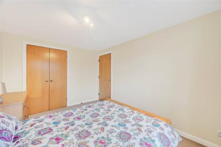 3 bedroom Flat to let in Mackie Place, Elrick, AB32