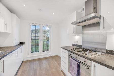 3 bedroom Flat to let in Mackie Place, Elrick, AB32