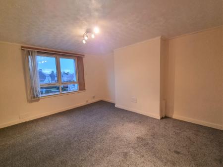 2 bedroom Flat to let in Tullos Place, Torry, Aberdeen, AB11