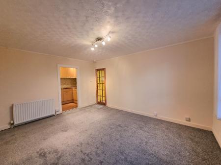 2 bedroom Flat to let in Tullos Place, Torry, Aberdeen, AB11