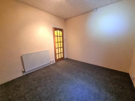 2 bedroom Flat to let in Tullos Place, Torry, Aberdeen, AB11