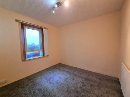 2 bedroom Flat to let in Tullos Place, Torry, Aberdeen, AB11