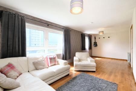 2 bedroom Flat for sale in 100, Golf Road, The Beach, Aberdeen, AB24