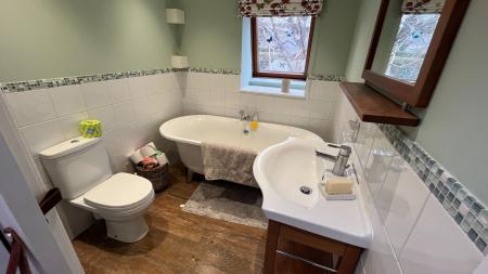 4 bedroom Detached house to let in Perkhill Road, Lumphanan, AB31