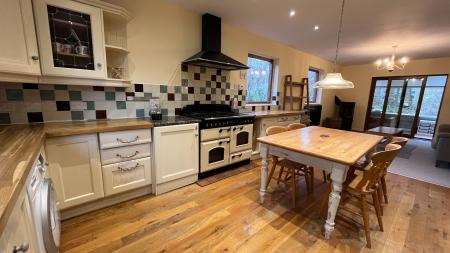 4 bedroom Detached house to let in Perkhill Road, Lumphanan, AB31