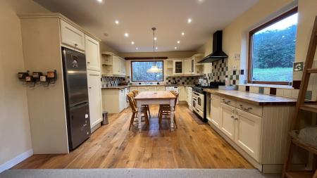 4 bedroom Detached house to let in Perkhill Road, Lumphanan, AB31