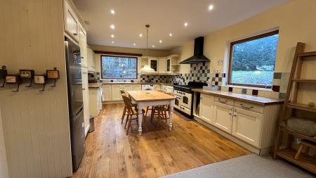 4 bedroom Detached house to let in Perkhill Road, Lumphanan, AB31