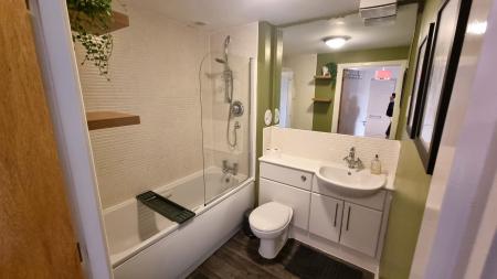 2 bedroom Flat to let in Dee Village, The City Centre, Aberdeen, AB11