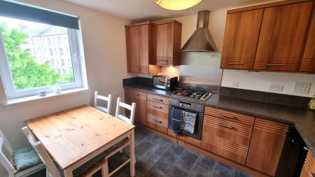 2 bedroom Flat to let in Dee Village, The City Centre, Aberdeen, AB11