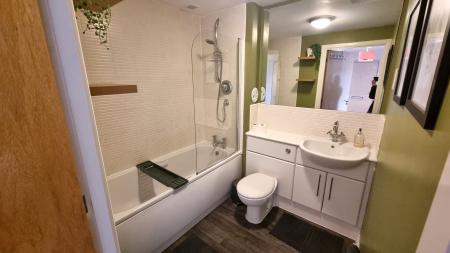 2 bedroom Flat to let in Dee Village, The City Centre, Aberdeen, AB11