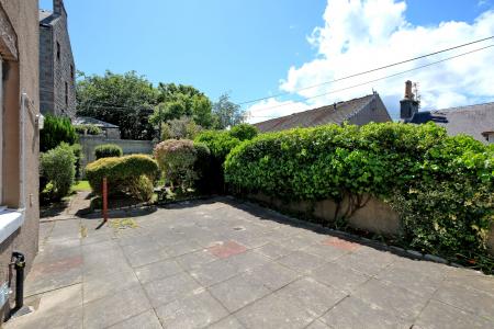 3 bedroom Flat for sale in Froghall Terrace, Froghall, Aberdeen, AB24