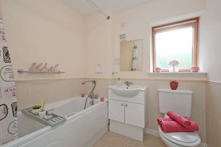 2 bedroom Ground floor maisonette for sale in King's Gate, The West End, Aberdeen, AB15