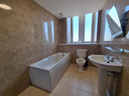 2 bedroom Flat to let in Palmerston Road, The City Centre, Aberdeen, AB11
