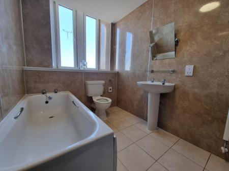2 bedroom Flat to let in Palmerston Road, The City Centre, Aberdeen, AB11