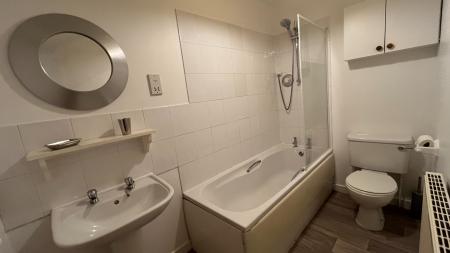 2 bedroom Flat to let in Queen Street, Inverurie, AB51
