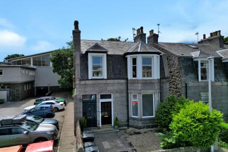 2 bedroom Flat for sale in University Road, Old Aberdeen, Aberdeen, AB24