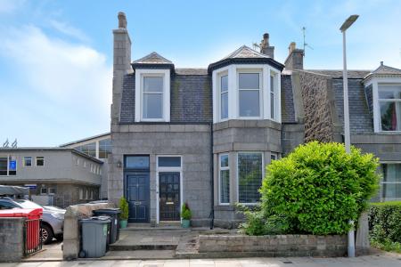 2 bedroom Flat for sale in University Road, Old Aberdeen, Aberdeen, AB24
