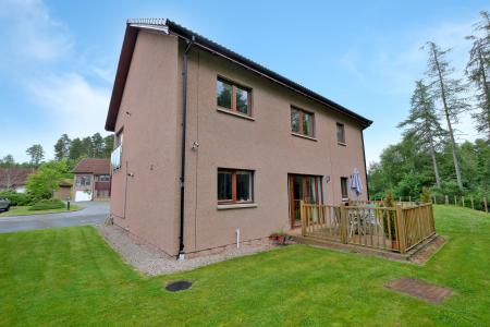 2 bedroom Flat for sale in East Park, Banchory, AB31