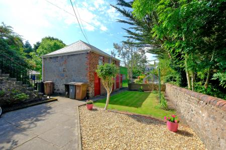 2 bedroom Flat for sale in 17 Bedford Place, Aberdeen, AB24