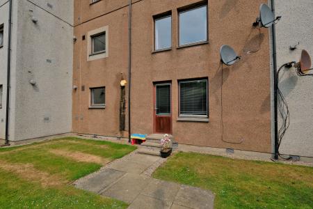 2 bedroom Flat for sale in 76 Headland Court, Garthdee, Aberdeen, AB10