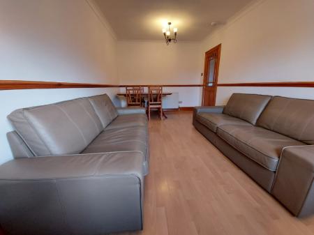 2 bedroom Flat to let in Cornhill Gardens, Aberdeen, AB16
