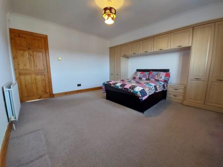 2 bedroom Flat to let in Cornhill Gardens, Aberdeen, AB16