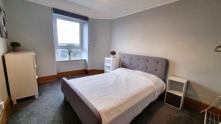 2 bedroom Flat to let in Elmbank Terrace, Kittybrewster, Aberdeen, AB24