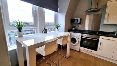 2 bedroom Flat to let in Elmbank Terrace, Kittybrewster, Aberdeen, AB24