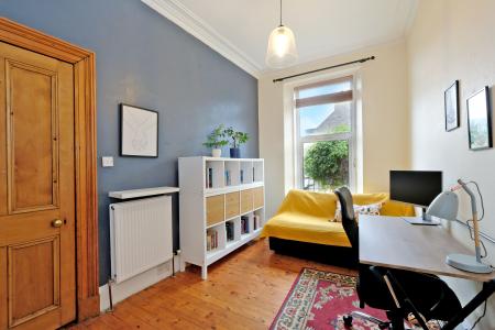 2 bedroom Apartment for sale in Loanhead Terrace, Rosemount, Aberdeen, AB25