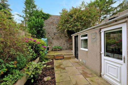 2 bedroom Apartment for sale in Loanhead Terrace, Rosemount, Aberdeen, AB25