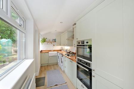 2 bedroom Apartment for sale in Loanhead Terrace, Rosemount, Aberdeen, AB25
