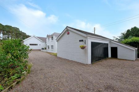 5 bedroom Detached house for sale in Clinterty, Aberdeen, AB21