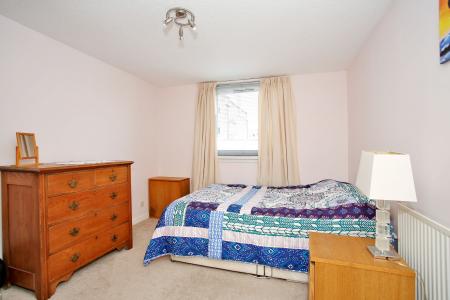 2 bedroom Flat for sale in Richmond Court, Rosemount, Aberdeen, AB25