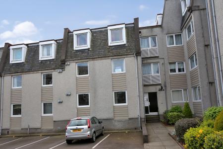 2 bedroom Flat for sale in Richmond Court, Rosemount, Aberdeen, AB25