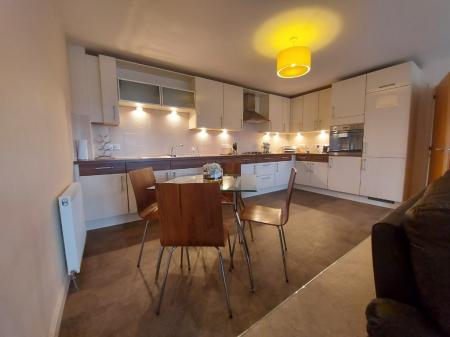 2 bedroom Flat to let in Midstocket View, Aberdeen, AB15