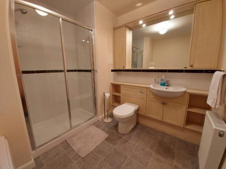 2 bedroom Flat to let in Midstocket View, Aberdeen, AB15