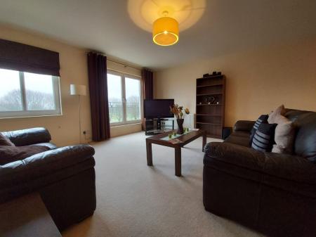 2 bedroom Flat to let in Midstocket View, Aberdeen, AB15
